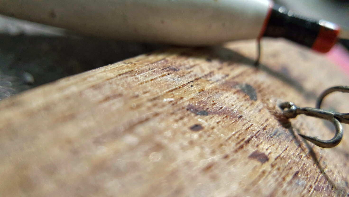 A close look at a darter wake where a narrow seam meets slower water at the edge of a rip